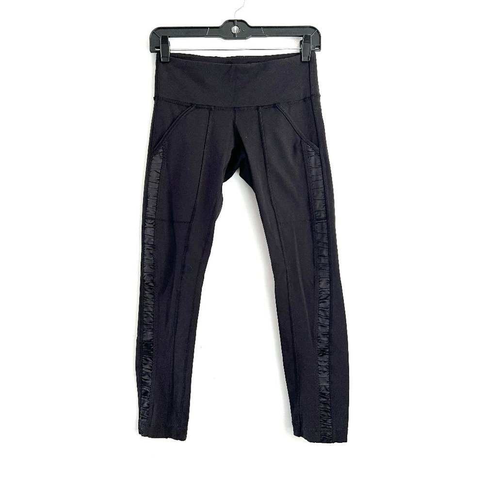 Lululemon Black Mid Rise Capri 7/8 Satin Trim Workout Leggings